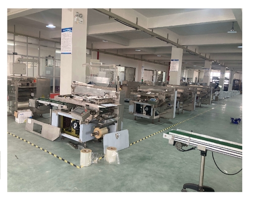 ऑटोमैटिक सेलोफेन फिल्म पैकेजिंग मशीन सेलोफेन पैकिंग के लिए कार्टन बॉक्स साबुन चिकित्सा मशीनरी