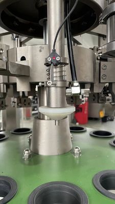 स्वचालित कम्पोजिट ट्यूब भरने और सीलिंग मशीन टूथपेस्ट भरने की मशीन