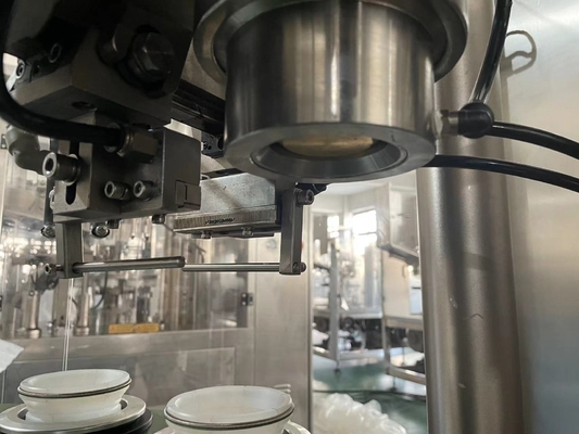 स्वचालित प्लास्टिक ट्यूब भरने सील मशीन 50-75pcs/min टच स्क्रीन