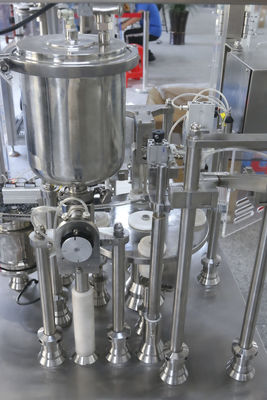 उच्च चिपचिपाहट कॉस्मेटिक जेल डेंटल पेस्ट कैपिंग प्लगिंग लार लॉक सिरिंज भरने की मशीन