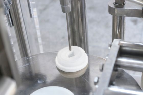 इंजेक्शन सिरिंज भरने की मशीन प्री-भरी हुई डेंटल कारतूस लिक्विड जेल भरने और सीलिंग मशीन के लिए