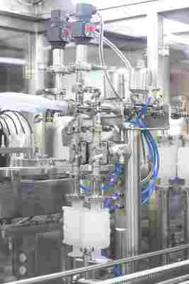 इंजेक्शन सिरिंज भरने की मशीन प्री-भरी हुई डेंटल कारतूस लिक्विड जेल भरने और सीलिंग मशीन के लिए