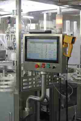 फार्मास्युटिकल लिक्विड हाइलूरोनिक एसिड इंजेक्शन भरने की मशीन कारतूस स्वचालित सिरिंज भरने की मशीन