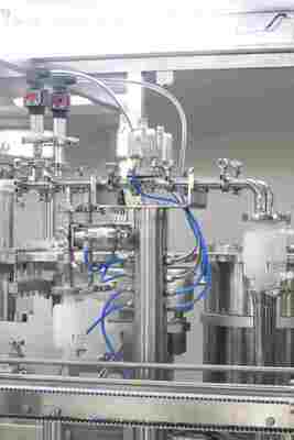 High Precision Pre-Filled Syringe Filling and Stoppering Machine Cartridge Filling Machine for Pharmaceutical Applications