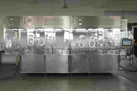 स्टेराइल दवा निर्माण के लिए हाई-स्पीड ऑटोमेटेड आरटीयू प्रीफिल्ड सिरिंज फिलिंग मशीन